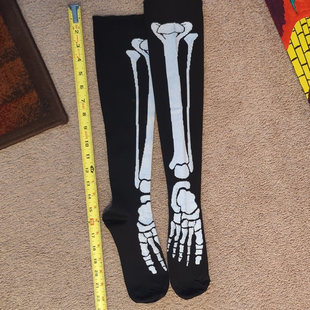4 Black and White Skull Pattern Compression Socks Knee High - Picture 5 of 5